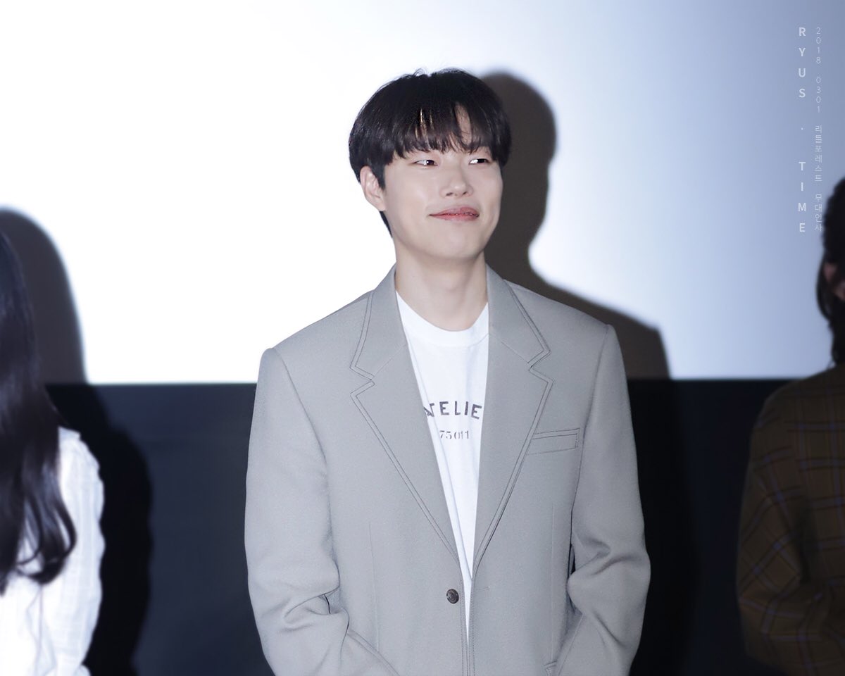 2018.03.01 #리틀포레스트 무대인사
너무 반갑고요.....ㅠㅠ 
#류준열 #ryujunyeol 

cfile27.uf.tistory.com/image/99B59836…
cfile6.uf.tistory.com/image/99E2B636…
cfile8.uf.tistory.com/image/99C7CB36…
cfile27.uf.tistory.com/image/997D5D36…