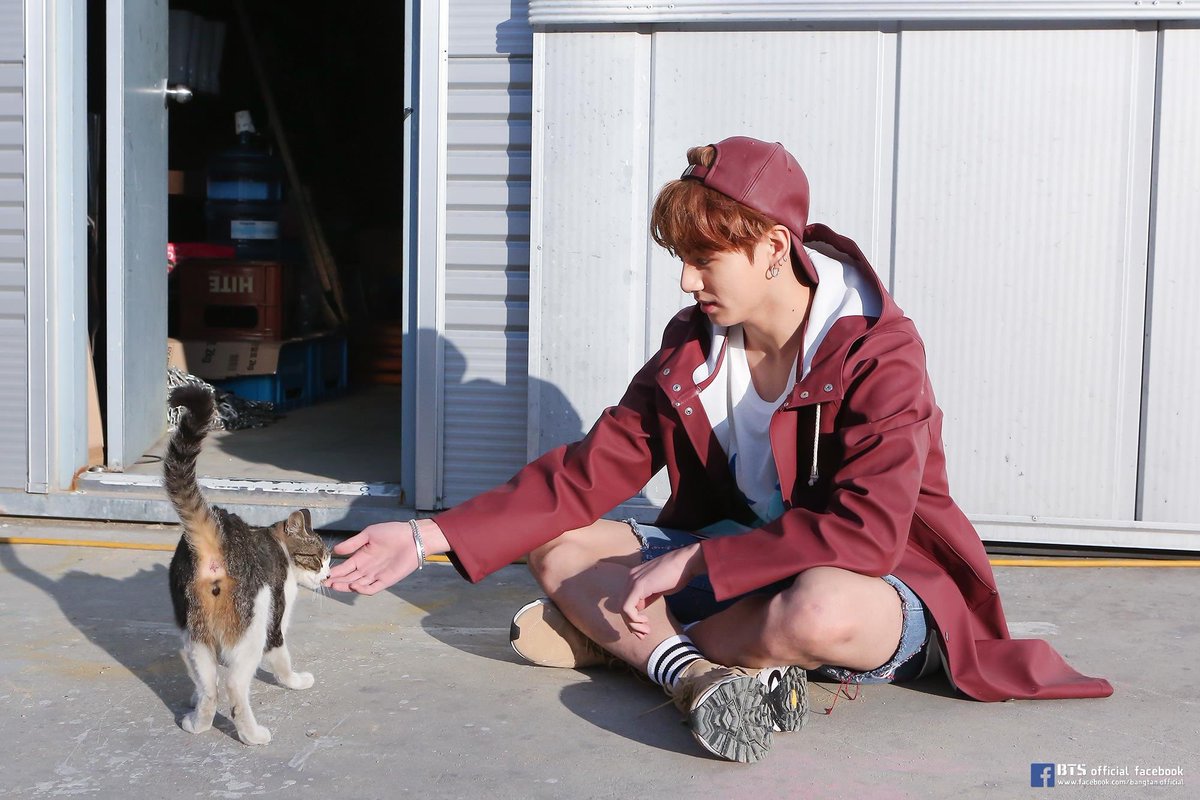 jeonggukupdates's tweet photo. Cutie baby for you to RT and vote!

#iHeartAwards #BestFanArmy #BTSARMY @BTS_twt https://t.co/fQoTBomdko