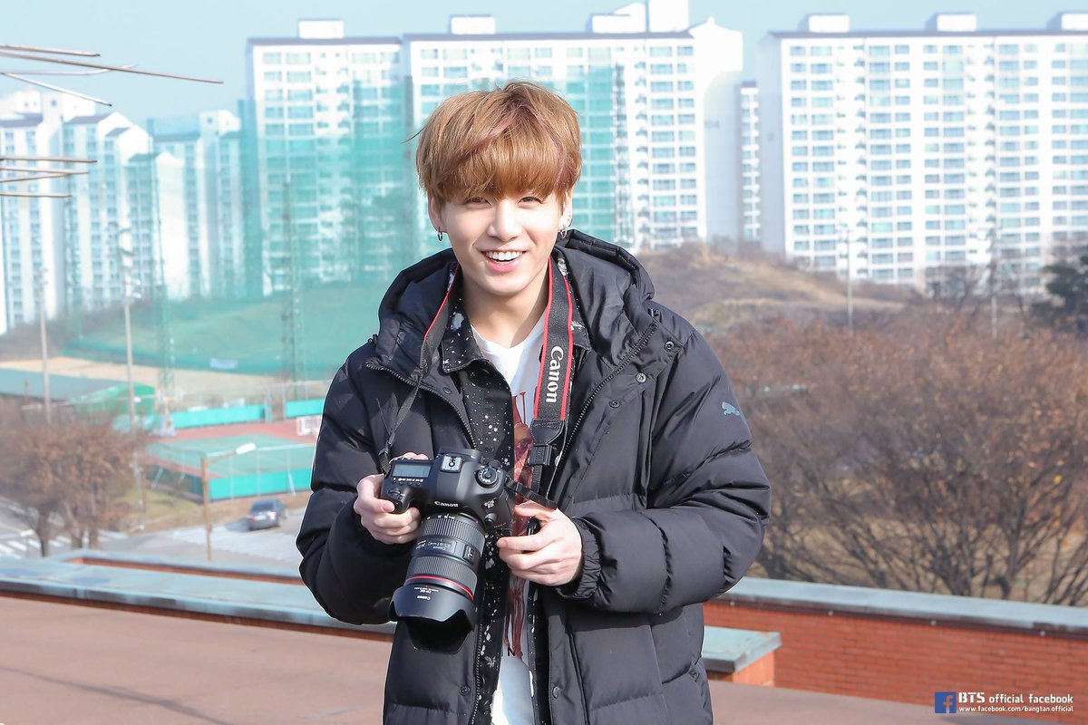 jeonggukupdates's tweet photo. Cutie baby for you to RT and vote!

#iHeartAwards #BestFanArmy #BTSARMY @BTS_twt https://t.co/fQoTBomdko