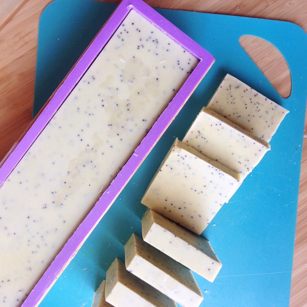 watsonandlou's tweet photo. Do you like to bathe? Like to make stuff? Want to reduce your intake of nasty chemicals? Join us Saturday March 17th!
#soapmakingworkshop #fortheloveofbody #holisticnutritionist#kathrinbrunner
https://t.co/WlxtHTWlTi https://t.co/qXJnw1oSBi