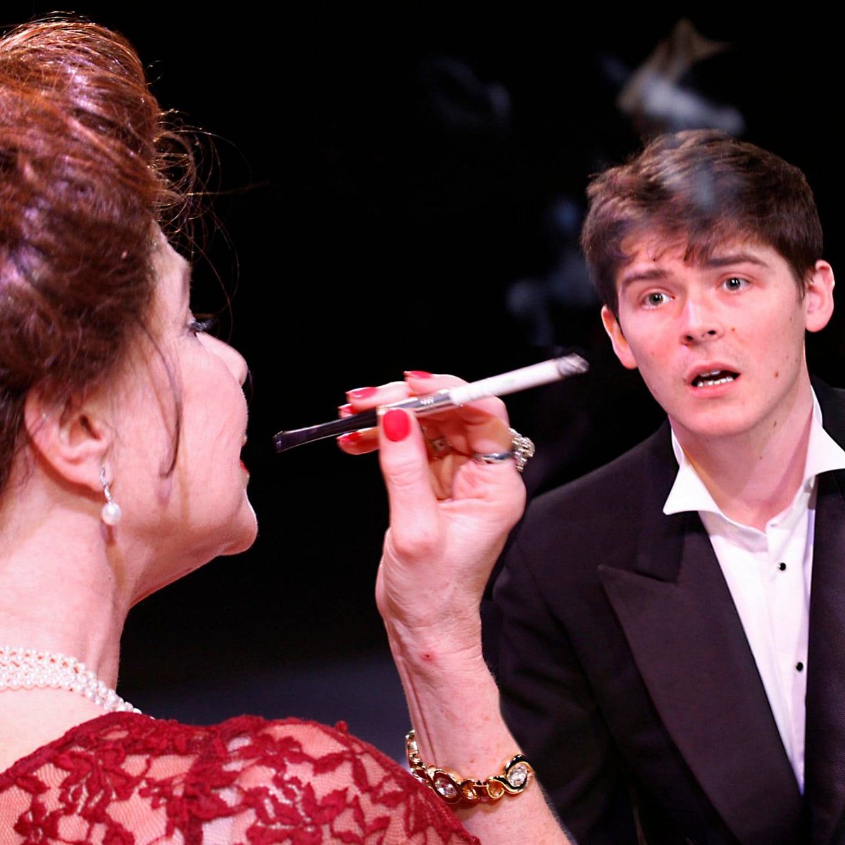 StageTalkUK's tweet image. REVIEW *** #APrincessUndone at @ParkTheatre - "@felicityjdean is outstanding as the chain-smoking Princess Margaret, relatable yet enigmatic. There’s a constant anticipation of what she will say next, which layers will be revealed &amp;amp; what secrets disclosed"
goo.gl/Bybv6n