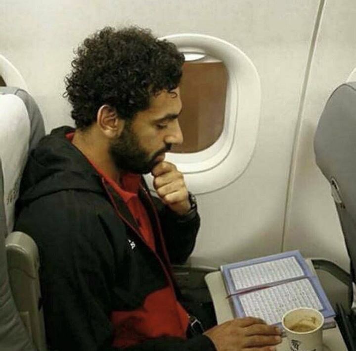 tufairies's tweet photo. Wife: kiranya selama ni salah baca Al-Quran la

Me: eh yeke? Mana awak tau?

Wife: yela salah baca Al-Quran. Awak pun takkan tak tahu

Me: awak jangan pandai2 kata kita salah baca Al-Quran

Wife: subhanallah apa pulak ni? Baca ni https://t.co/mz2tp2DuYs