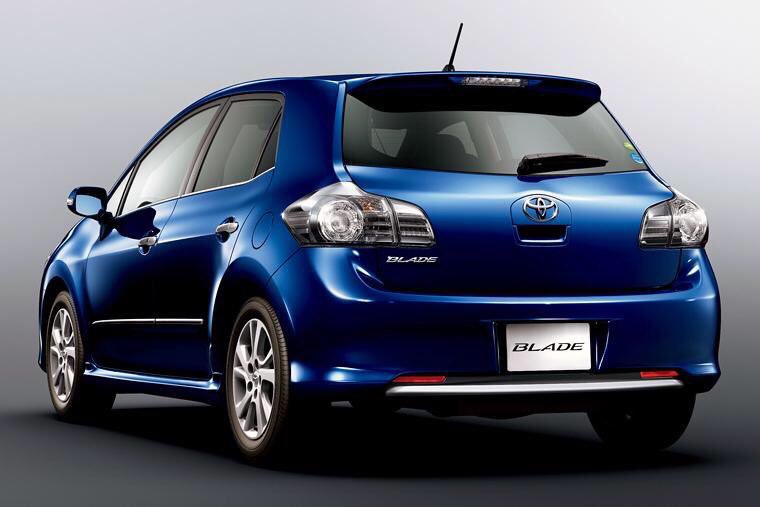 好き勝手に車を語るアカウント トヨタ ブレイド オーリスの上級版 ショート プレミアムがコンセプトで日本の道路事情にフィット 小さいながら2 4l直4搭載で結構速い 途中で3 5l V6 280馬力の ブレイドマスターを追加 流石にキャラ設定を見誤りすぎかと