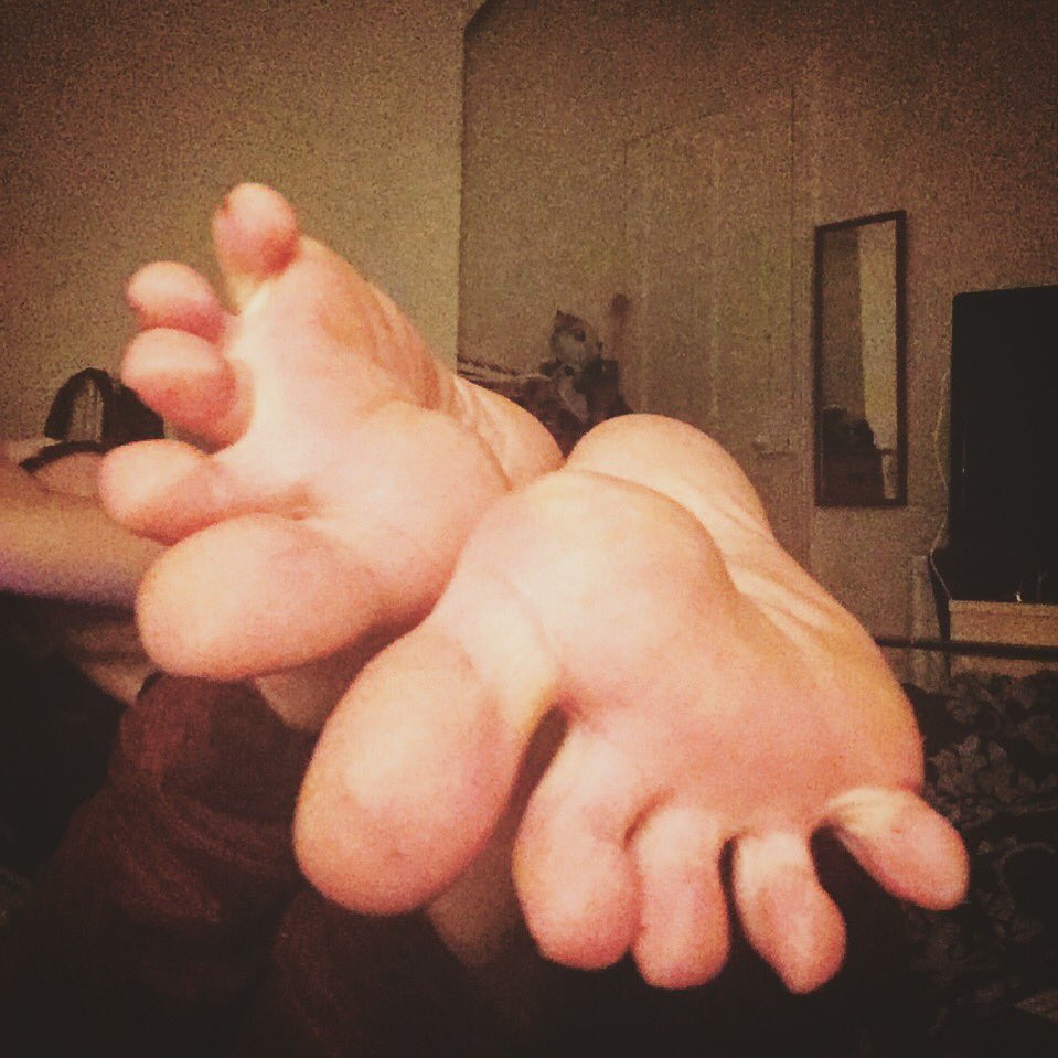 PNixx89's tweet photo. Feet in the air, head in the clouds 👣 #alternativemodel #footfetish #footfetishnation #prettyfeet #toes #toefetish #thepose #piercings #footmodel #footfetishcommunity #prettytoes #paypig #soles #solesfetish #softsoles #wrinkledsoles #barefoot #barefeet #baresoles #toespread https://t.co/KnyrPZbIvp