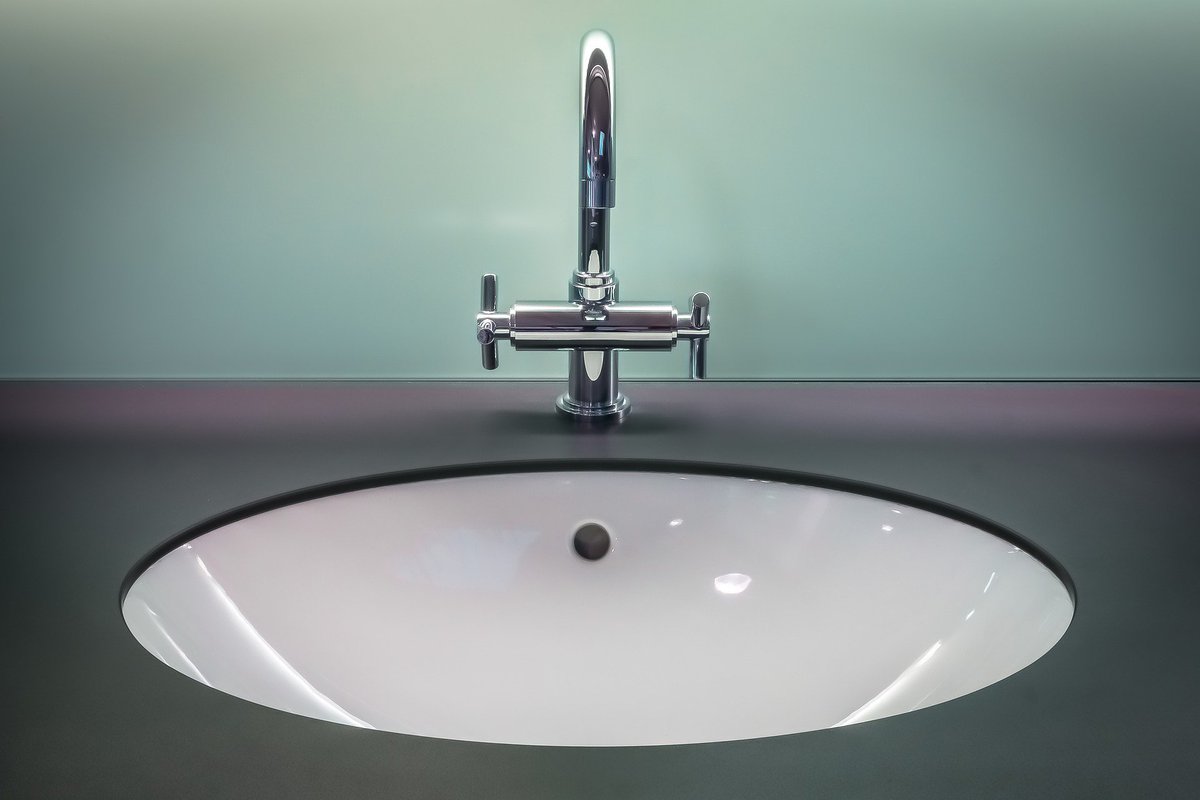 RefiningDesign's tweet photo. [VIDEO] 4 Essentials For A Man's Bathroom https://t.co/jDUNPznJr2 #interiordecorator #Torontodecorator #ModernMen #BathroomDecor #MensDecor https://t.co/On9c3XA64p