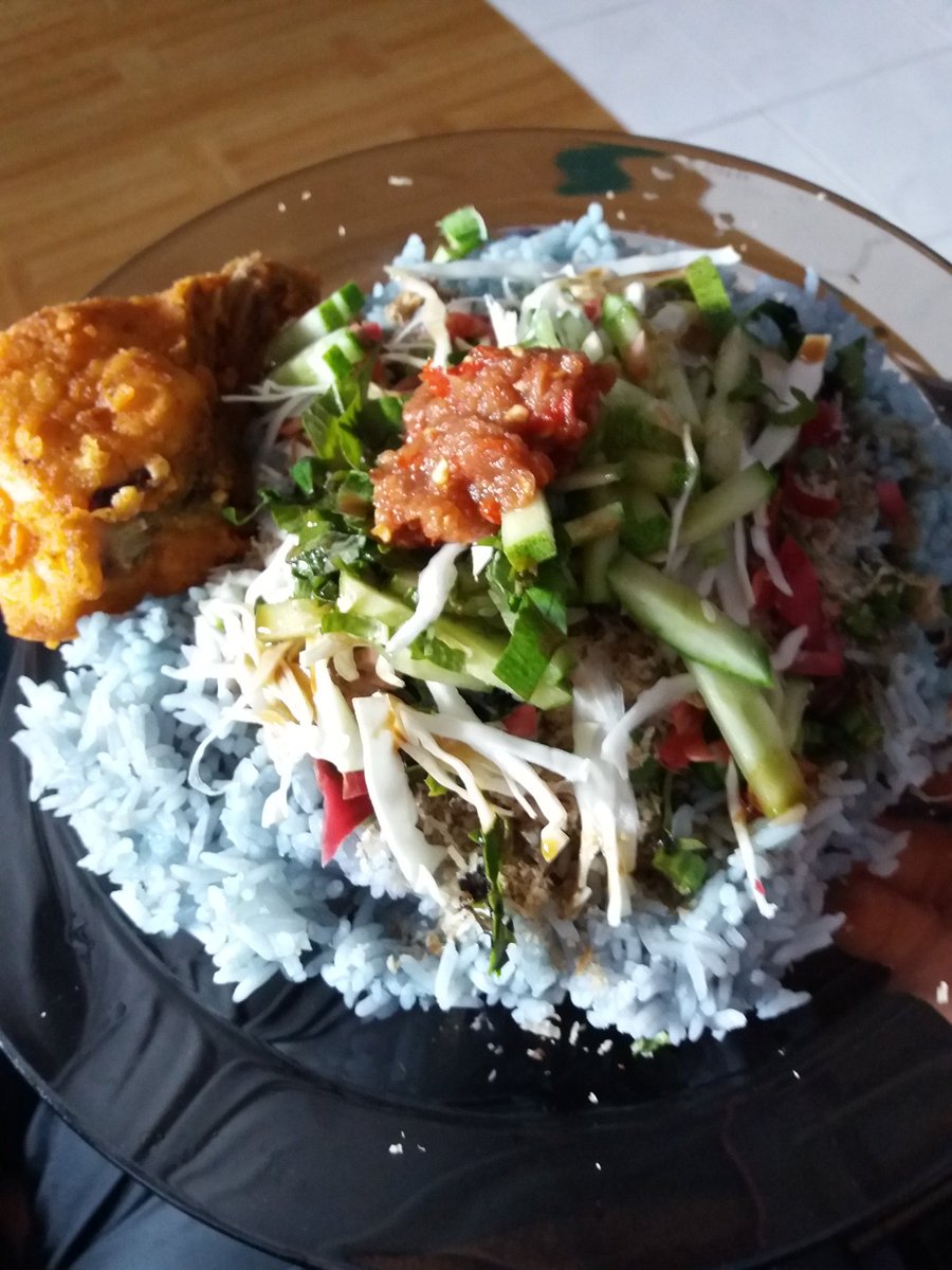 hanaabrahman22's tweet photo. Menu mkn mlm td..π
"Nasi kerabu"
#sedapsengoti π https://t.co/YITfli50gg