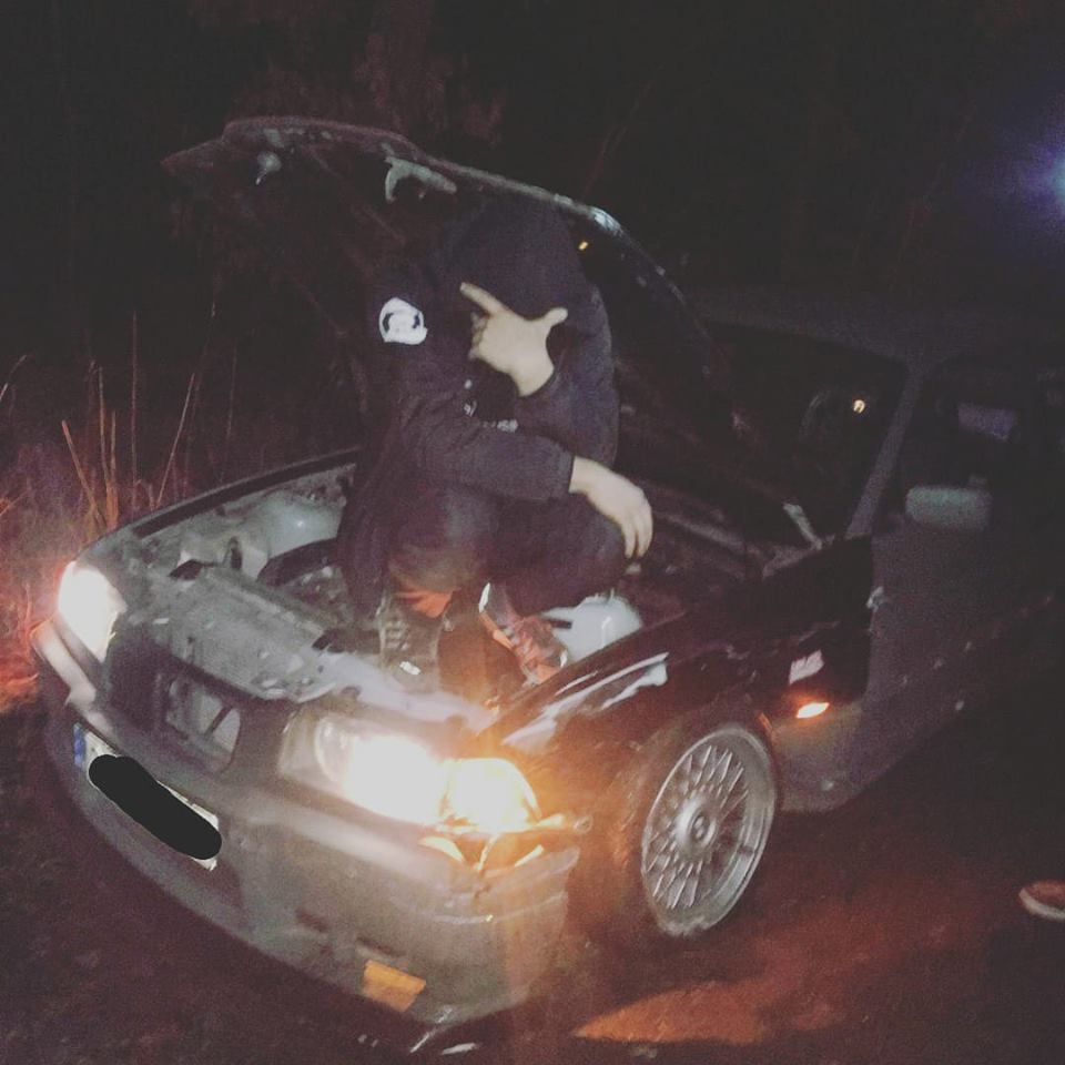 Makuta_Matata's tweet photo. so this is how we do - repair-broke-repair-broke
#wallkiss #horishekku #touge #bmw #ae36 #czech #outlaw https://t.co/QiOWxl9XOr