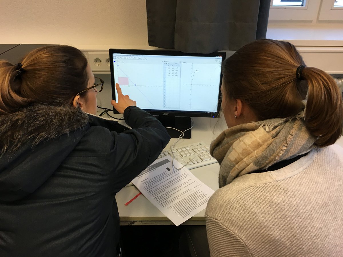 HeintzGaby's tweet photo. #MNU4You ein tolles neues Format für #MNU . Weiter so. Hier Impressionen aus HH #Math4You @rainer_kunze https://t.co/ieY0q4zNWG