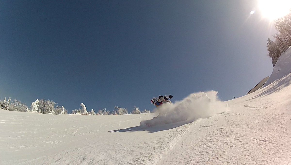 生ガンダム En Twitter 蔵王温泉スキー場 での1枚 ピーカンの空に雪飛沫が映えます