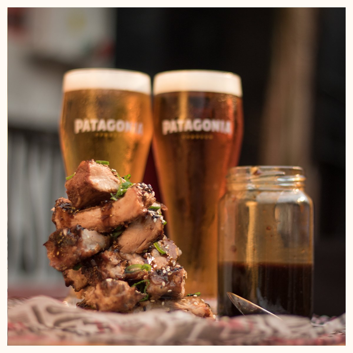 Diggsargentina's tweet photo. La versión Diggs del asado del domingo es, directamente, desgarradora. #ribs #Palermo #streetfood #hotdog #salchipapas #burger #bondiola #pingpong #beer #cerveza #birra #biere #metegol #futbol #Superliga #River #Racing #Velez #Chacarita #De11a3AM Reservas al 4833-0447 https://t.co/eHHtAcsVlX