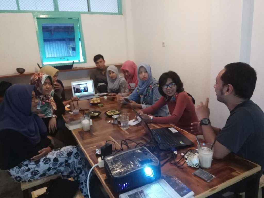 kartitiani's tweet photo. Membicang Isu yang “Tak Seksi”: Jurnalisme Lingkungan https://t.co/BLyjmKIiLr https://t.co/fyWo2jTArK