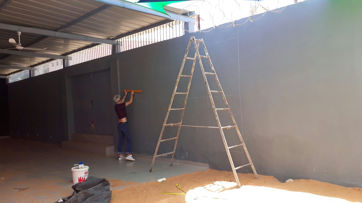 InaNFThiam's tweet photo. #Graffiti en cour avec delfine et Ebene
#uww
#HipHopGalsen
#GenjiHipHop
#HipHop
#kebetu
#ProgrammeCulturel https://t.co/MOUoZvoDf9