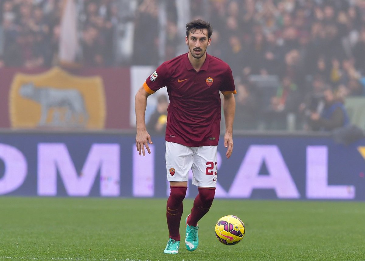 La #ASRoma se une al dolor del mundo del fútbol por el fallecimiento de Davide Astori. Afectados por la trágica noticia, dirigentes, jugadores y todos los trabajadores del club se solidarizan al dolor de su familia.