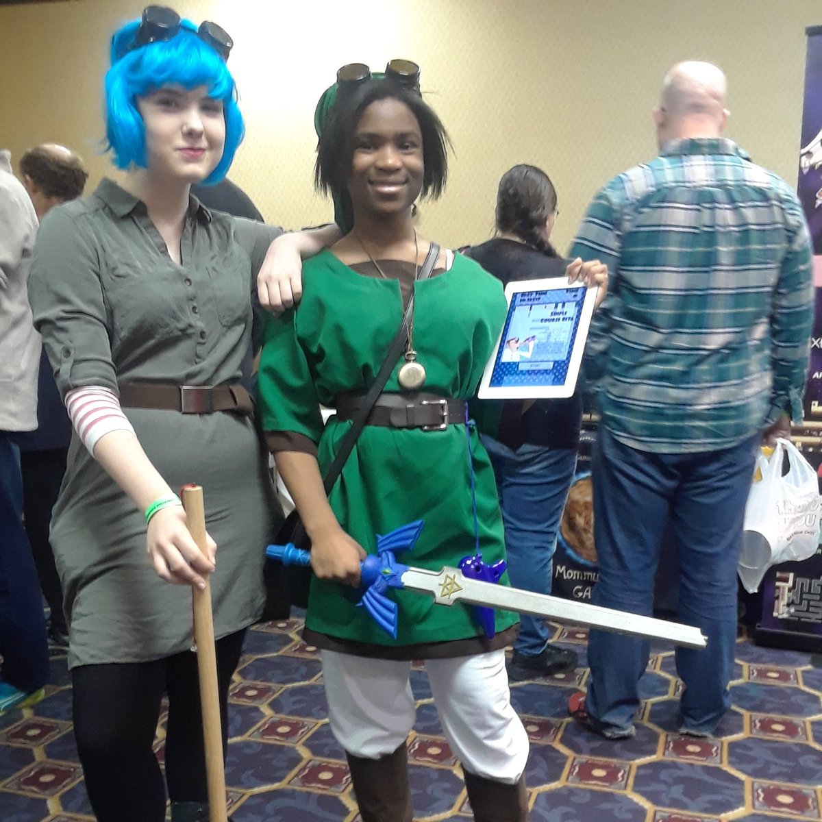 Repro_LLC's tweet photo. #RamonaFlowers of #ScottPilgrim and #Link / #Linkle of #LegendOfZelda came by to test out our game. https://t.co/rvo3tvmqlH