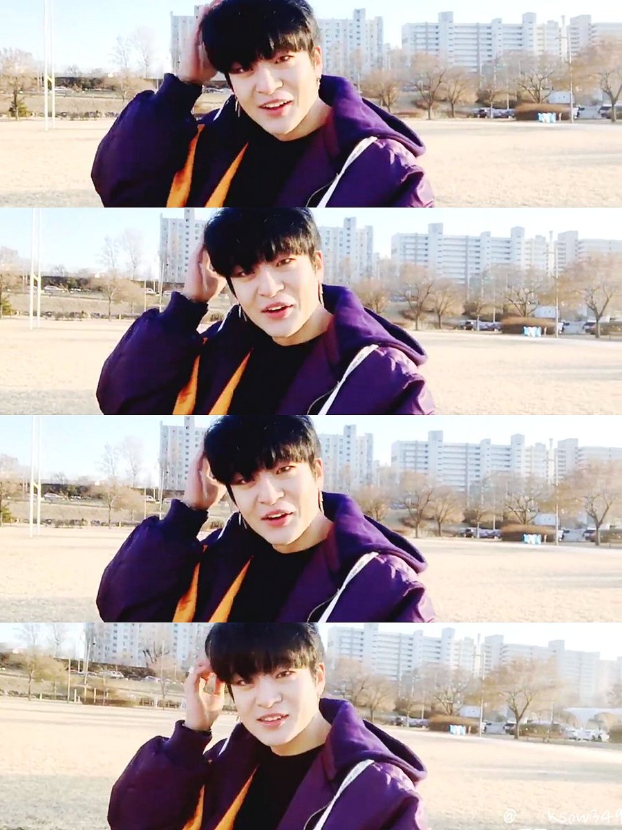 __ksow349's tweet photo. 진섭이의 셀프 생일파티 캡쳐2🎉

#IN2IT #인투잇 #JINSUB #진섭 #똥차비디오 https://t.co/lOU2XMOUyv
