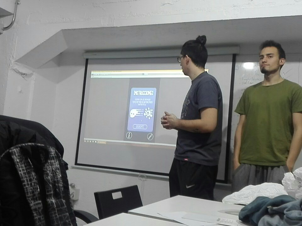 El siguiente grupo ha realizado Chained Up, recolectar luces, para poder desbloquear nuevos niveles