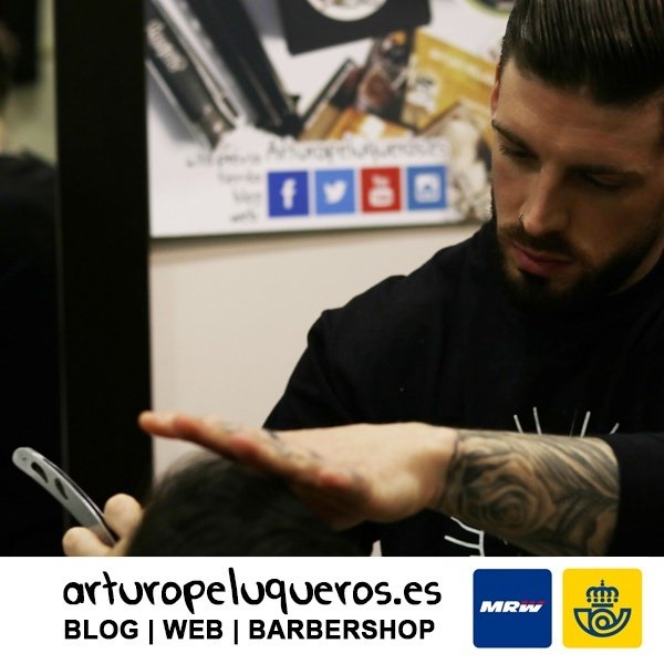 arturopeluquero's tweet photo. Te ofrecemos un buen servicio de barbería en Madrid para todo tipo de looks, con los mejores productos tanto para el servicio como para comprar. #barberiamadrid #cortemasculino #barberlife #madrid #pomade #barbersinctv #spainbarber #nastybarbers #facecut #sharpface #barbersh… https://t.co/7CeW2Jk4jh