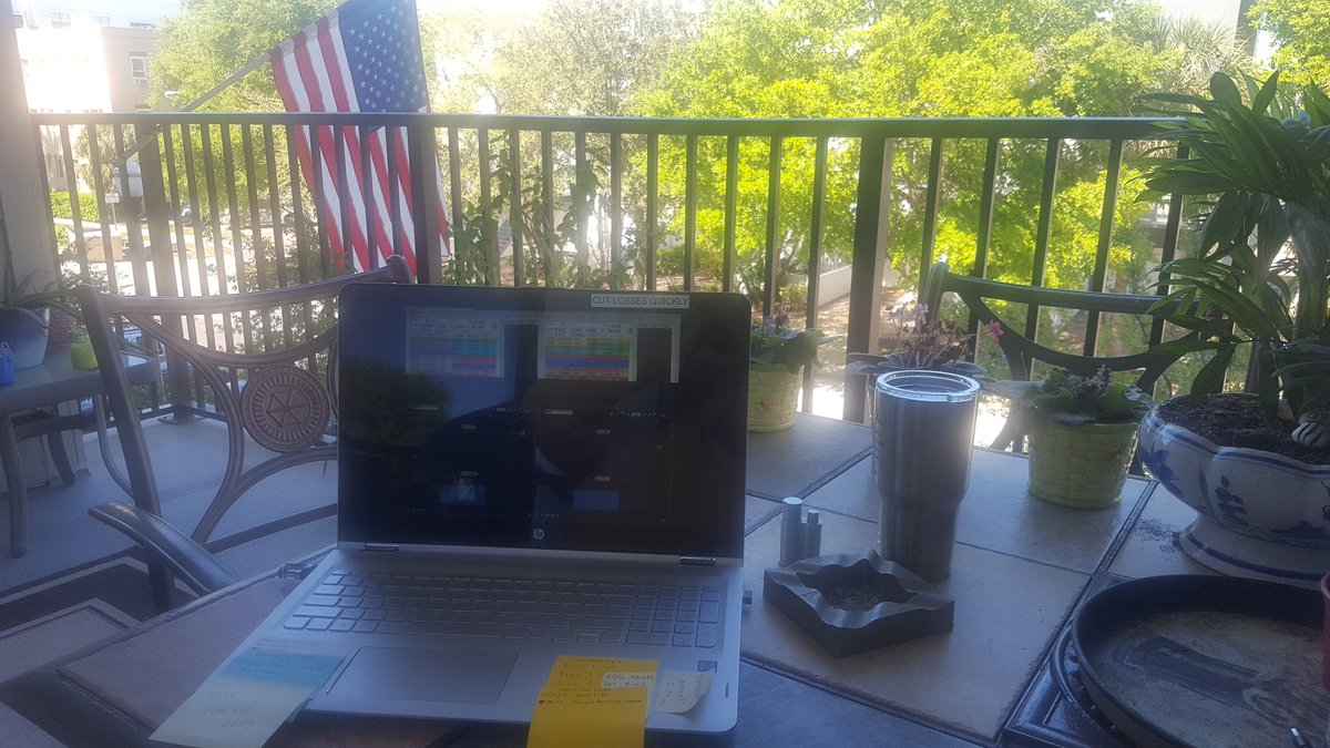 MalvarezJj's tweet photo. Enjoying this beautiful weather, studying hard Master Sykes Dip buy lessons in company of Old Glory, a cold drink and a great cigar... My type of Sunday. @timothysykes #NoDaysOff #Iwillgetthis https://t.co/5tm4h5fWnF