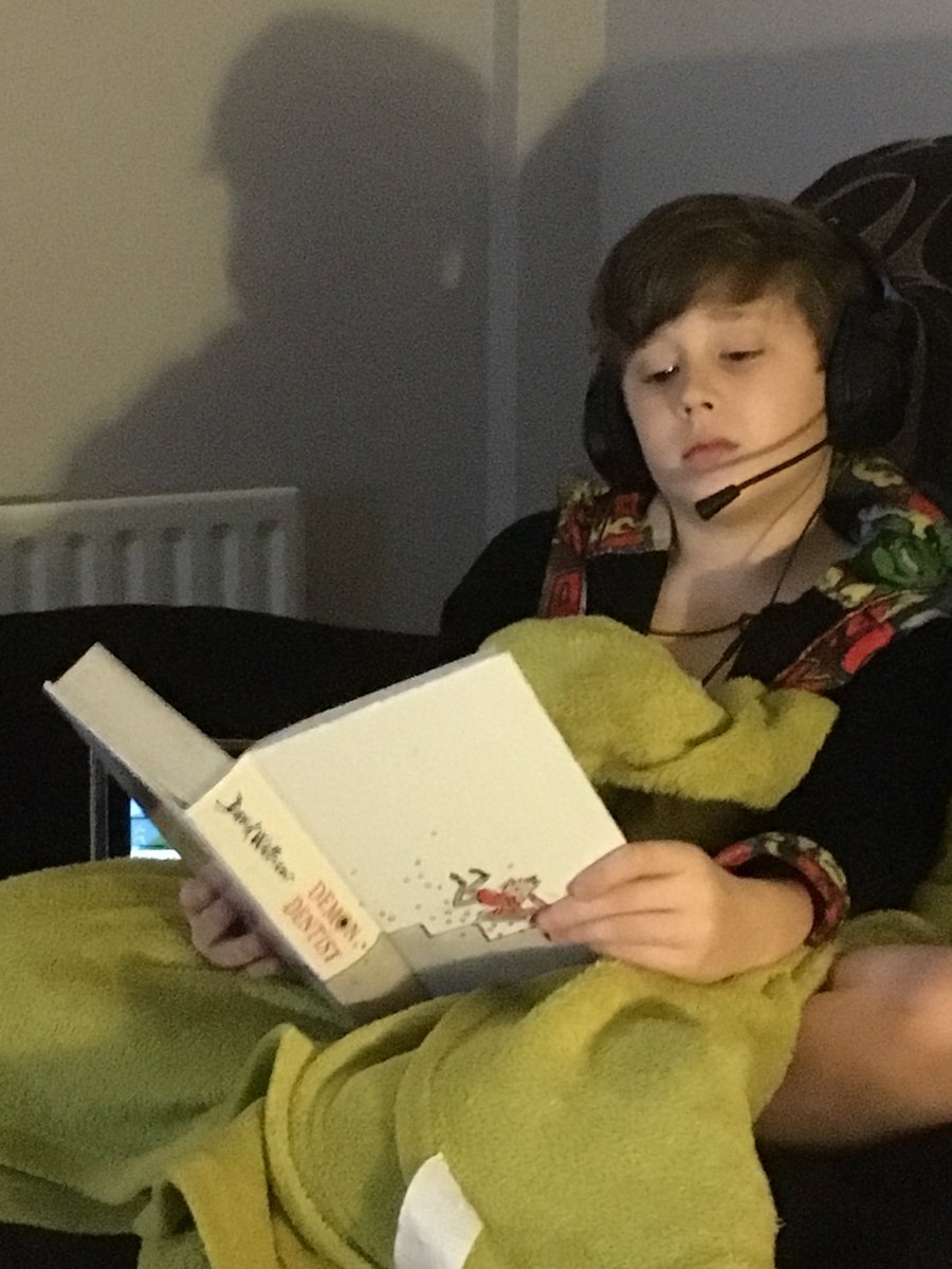 KGravesey's tweet photo. 4th book this week!! #mylilbookworm @MissH_yr4 @GreatOaksFed https://t.co/faqG5fJL66