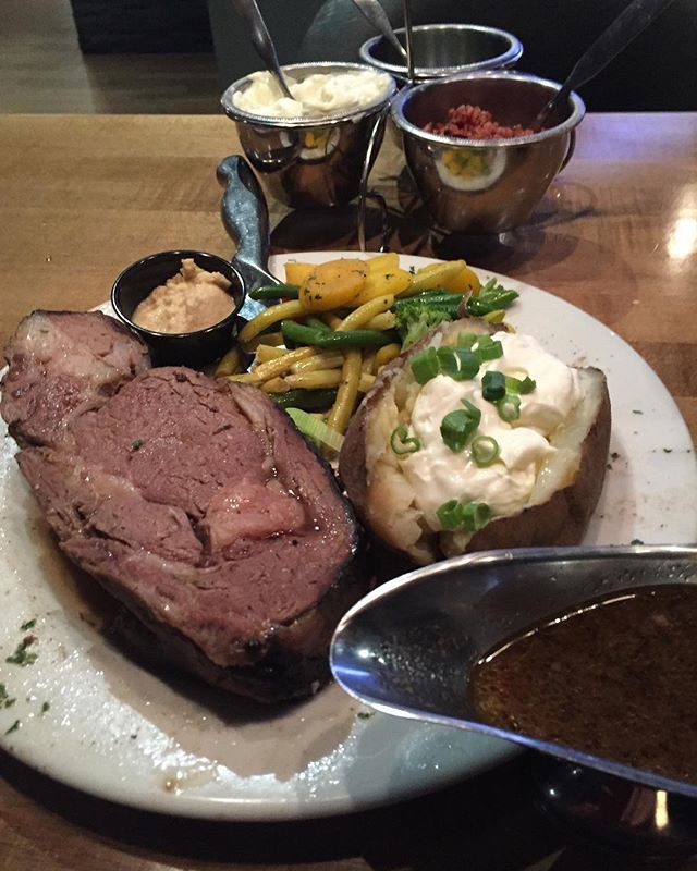 lifestyleyyc's tweet photo. STEAK SUNDAYS at Bumpers Beef House include a 10oz New York or Top Sirloin with salad bar for just $25, add 5 shrimp for $6 and Jackson Triggs wine for only $7. 537 Banff Ave in the Rundlestone Lodge Hotel #Banffave #Banfflife #Banffeats #ExploreAlberta … https://t.co/ByTPVv6ZxO https://t.co/nTHxxBJMwe