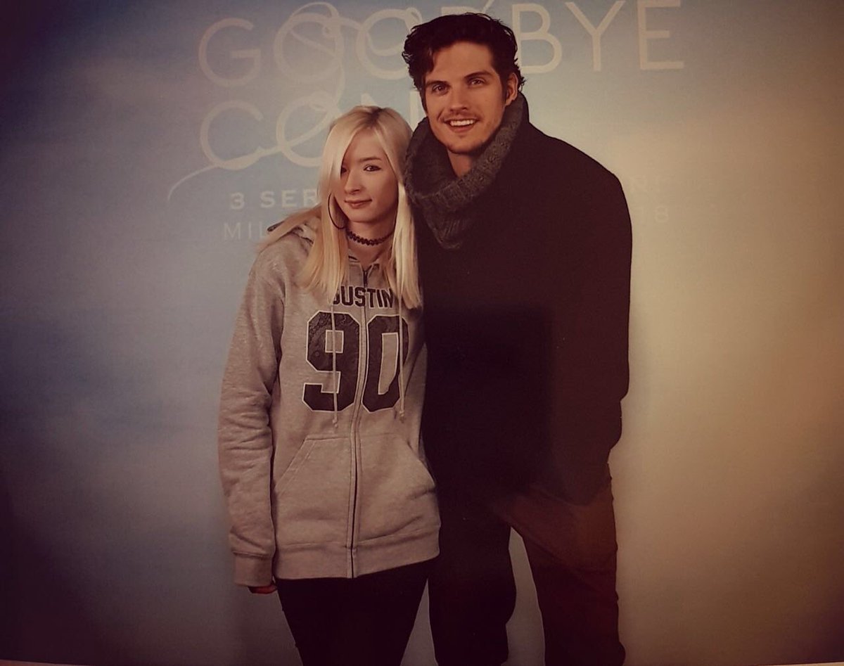 danielsharmanbr's tweet image. Algumas fotos de Daniel com fãs na #GoodbyeCon! ❤️