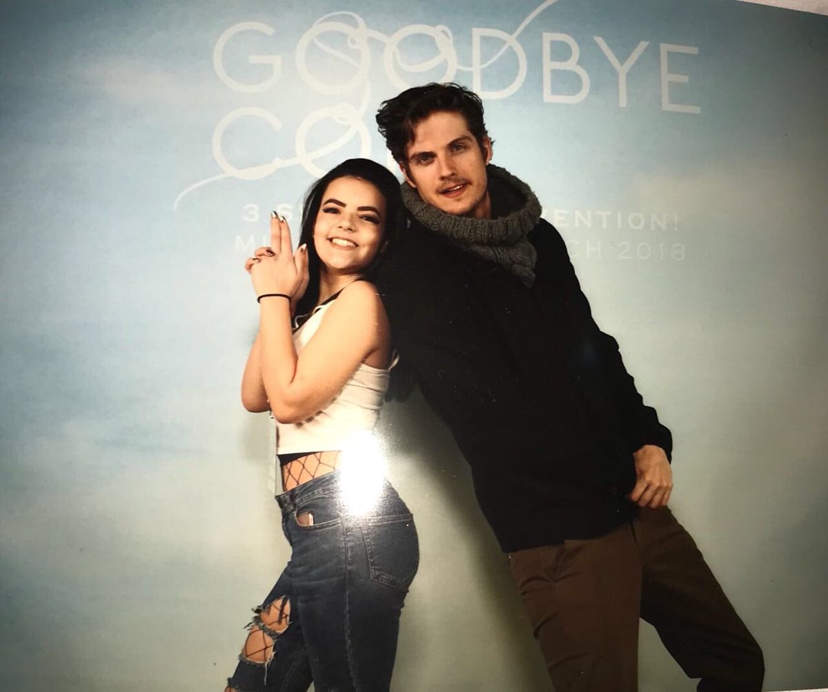 danielsharmanbr's tweet image. Algumas fotos de Daniel com fãs na #GoodbyeCon! ❤️