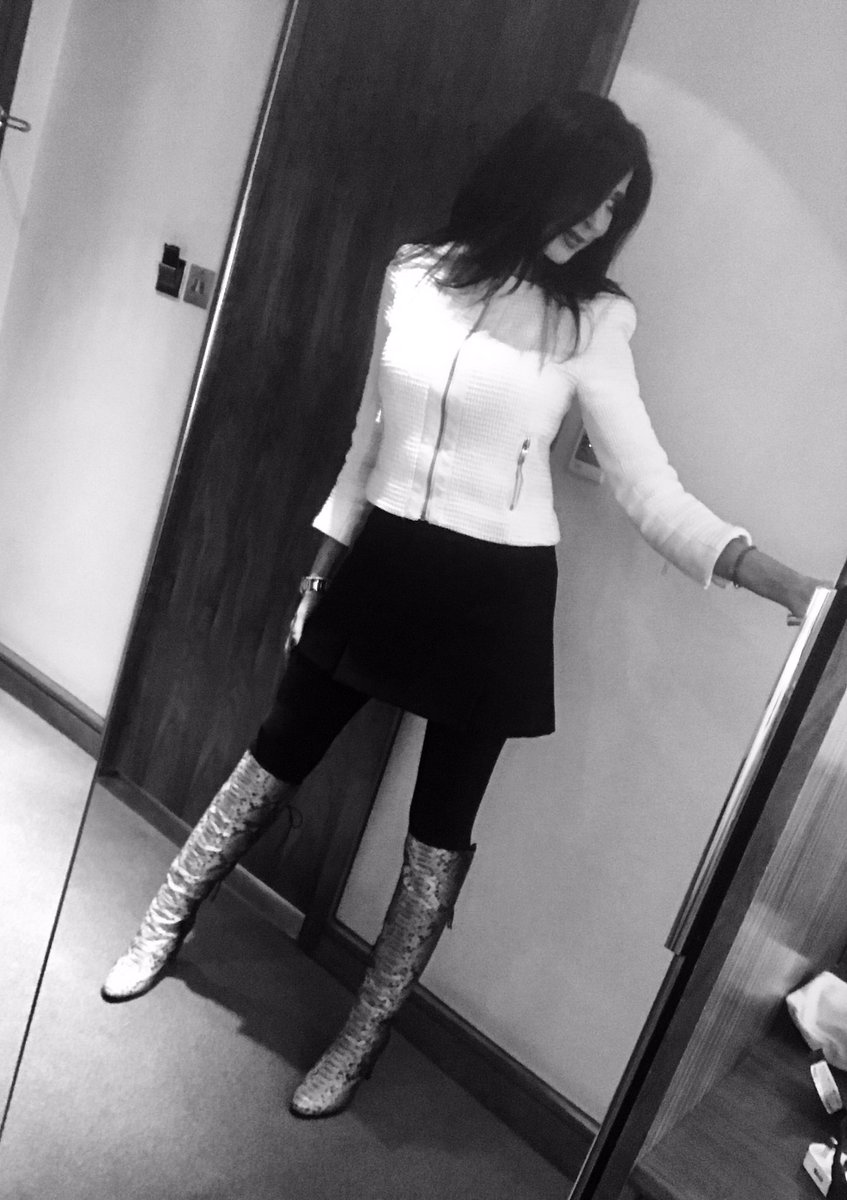 DrPreema's tweet photo. #thankyou #allerganacademy @allerganplc #juvederm #vycross #london @hiltonhotels @hiltonheathrowt5 #2days #conference with @mauriciodemaio #fantastic #teaching plus meeting lots of #greatfriends #catchingup #fun 🙏🤗💉💋 https://t.co/1Ly6U3YMoX
