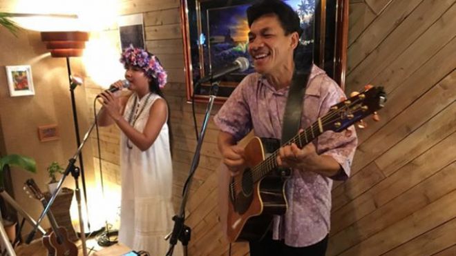 Polynesiela1ere's tweet photo. Dernier concert de Raumata à Tokyo: Dernier concert de Raumata à Tokyo Pour ce dernier concert à Tokyo, Raumata et son père ont offert une nouvelle balade musicale à travers le paysage musical polynésien. Reportage. TS ; JD ; Polynésie… https://t.co/SLMI9fQKJ2 #musique #culture https://t.co/tizwy47zUQ