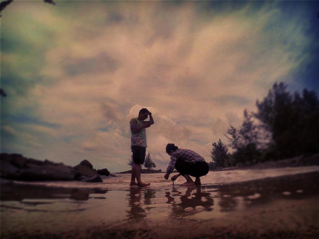 Alvares_nino's tweet image. Mendengarkan sangat penting dalam senuah hubungan" #Ineedburgers #ineedburger #Temanfora #Menujusenja