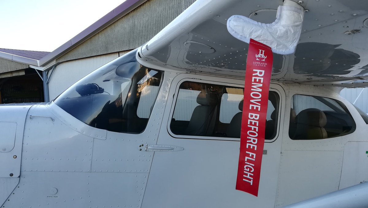 aviation_graz's tweet photo. ➡ @dieflugschule | JW Flighttraining Graz
✈ Cessna 172 OE-DJW
🌍 Airfield Punitz | LOGG
.
#logg #punitz #flugplatzpunitz
.
#cessna #cessna172 #c172 #generalaviation #avgeek #aviation #planerd #iloveplanes #airline #apron #airportclubgraz #dieflugschule https://t.co/sHJutH8cdr