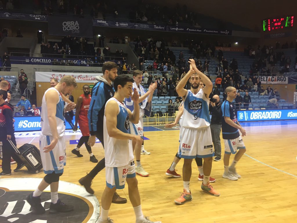 OBRADOIROCAB's tweet photo. Lo hemos intentado todo, pero no ha podido ser. Damos las gracias a la afición por estar hasta el final con nosotros. Juntos somos más fuertes. #SomosObra https://t.co/CwNFH8T45v