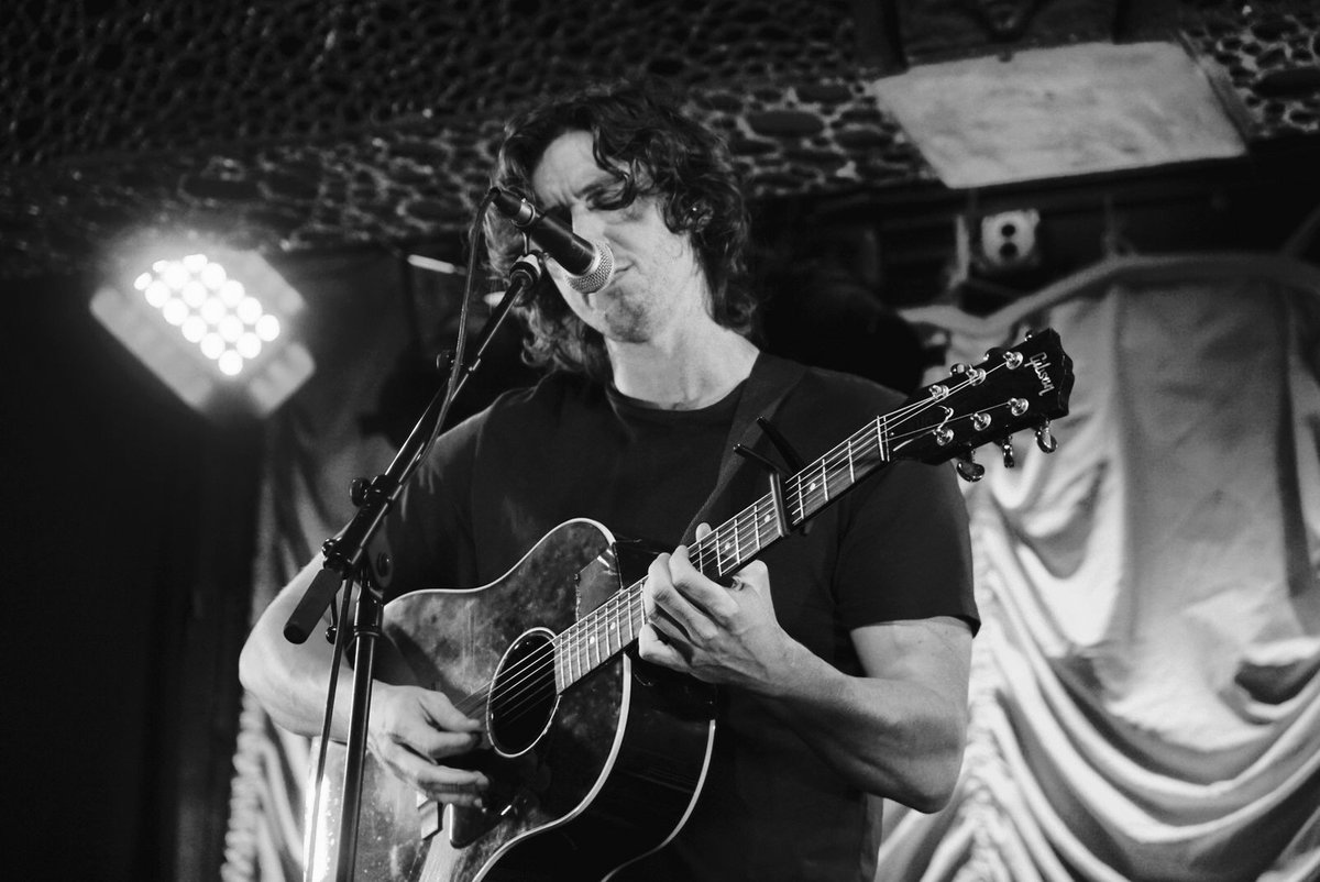 shutter16's tweet photo. We fell in love with @brettdennen and @deanlewismusic at @VisuliteTheatre - see why you should too. by @keelycaulder
https://t.co/RZCqCDO9hW #brettdennen #deanlewis #visulite #twitfromthepit #shutter16 https://t.co/TcEEGv5z0b