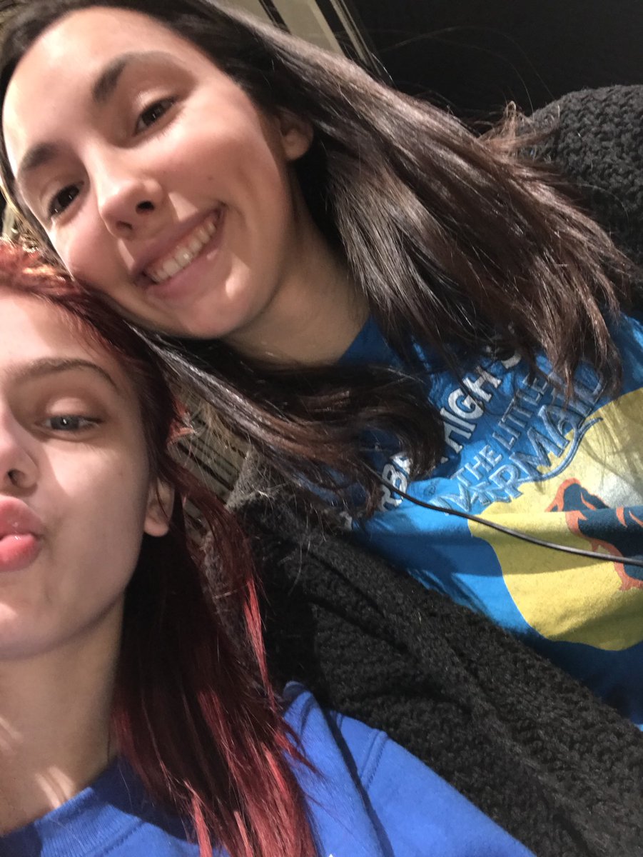 graceyhartwig's tweet photo. last orchestra practice with steph :’( <3 https://t.co/qrOdcffdMU