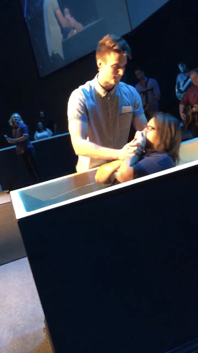 CellaaLoyaa's tweet photo. got dunked in water today by @fsgenung !! crazy awesome day ❤️ https://t.co/WxokdRUNbD