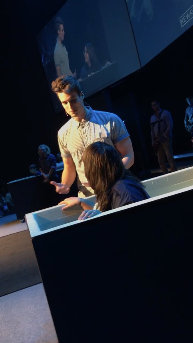 CellaaLoyaa's tweet photo. got dunked in water today by @fsgenung !! crazy awesome day ❤️ https://t.co/WxokdRUNbD