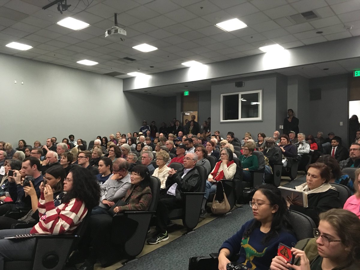 CSUFDemocrats's tweet photo. Full house last night!

Thank you all for coming and for your continuous support! 
#BlueWave2018 https://t.co/BxdbUhFhj7
