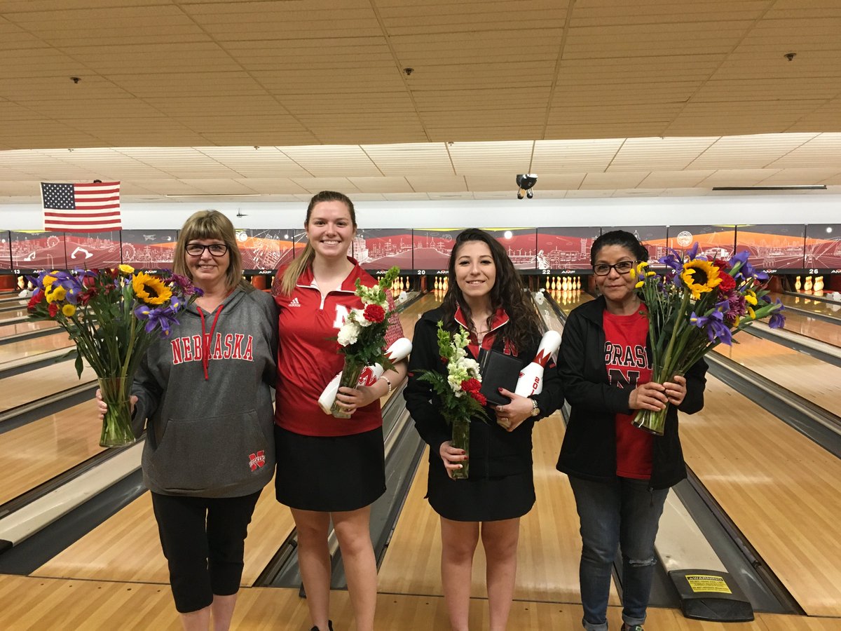 HuskerBowling's tweet photo. We ❤️ our seniors!! #GBR https://t.co/2fiVfiLVSk