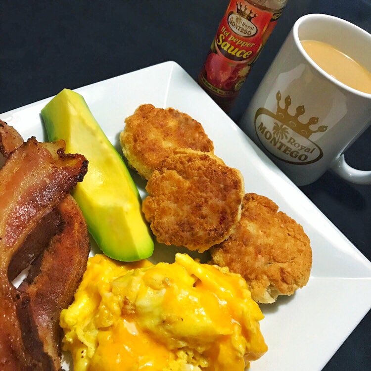 RoyalMontego's tweet photo. Official ππ½
#bacon π₯
#eggsandcheese π³π§
#frydumpling π₯
#pear #avocado π₯
#hotsauce πΆ
#jamaicancoffee βοΈ
#jamaicanfood π―π²
#royalmontego π https://t.co/en3lRjww2T