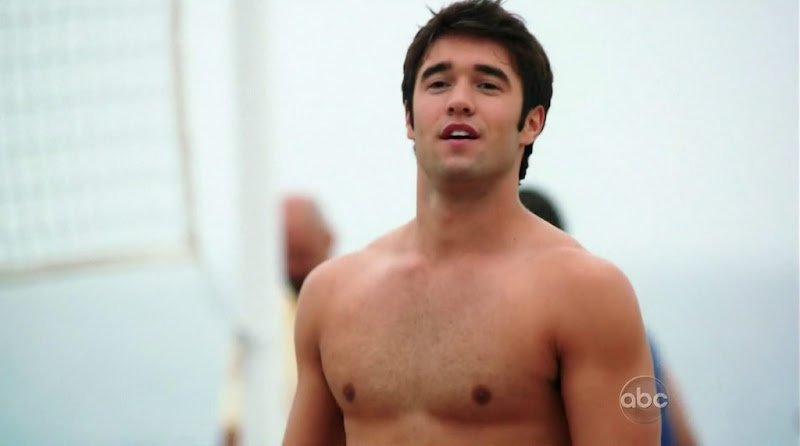 Happy Birthday Revenge star Josh Bowman! His hottest moments:  