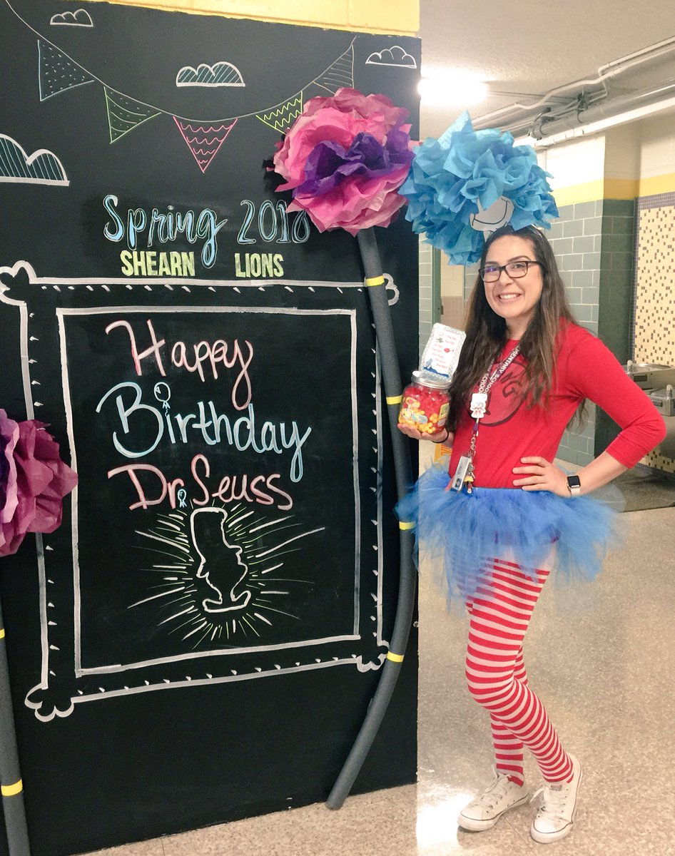SaraYRodrigu3z's tweet photo. Dr.Seuss Week! Every day leading to Friday was just pure bliss. I love seeing my Ss faces when I dress up. The little ones love it, the older ones have a good laugh. #ReadAcrossAmericaDay #LoveWhatYouDo #DrSeussDay #SchoolSpirit #WackyFun #ROAR 🦁 https://t.co/kfOs7DuCtg