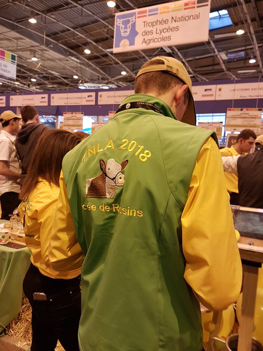 MartinePincemin's tweet photo. Au #SIA2018 les #lyceensAgricoles espèrent vivement qu'en France #labourage et #paturage seront encore les mamelles de la France https://t.co/ahV4w4l94j https://t.co/uDnEY8DdMG
