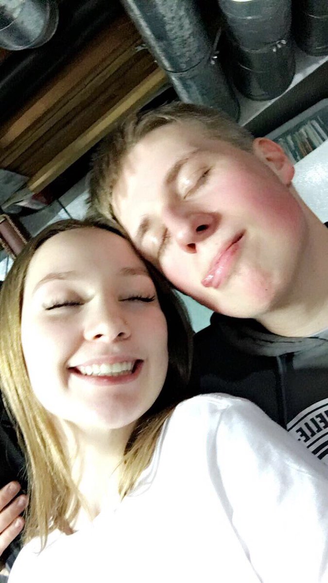sophie_monin's tweet photo. happy 18th to a good pal, hope youre not too hung this morning🍻🍻🍻@danielmartens1 https://t.co/4jk97uh8Ob