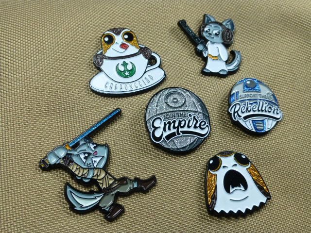 PowerUpPins's tweet photo. The UK's been as cold as Hoth and had at least as much snow!! #Brrrrr Our Star Wars inspired pins which will warm the cockles of your heart are all in stock in our Etsy Shop https://t.co/WMjT7VKeUD https://t.co/wPPWi67Iqp