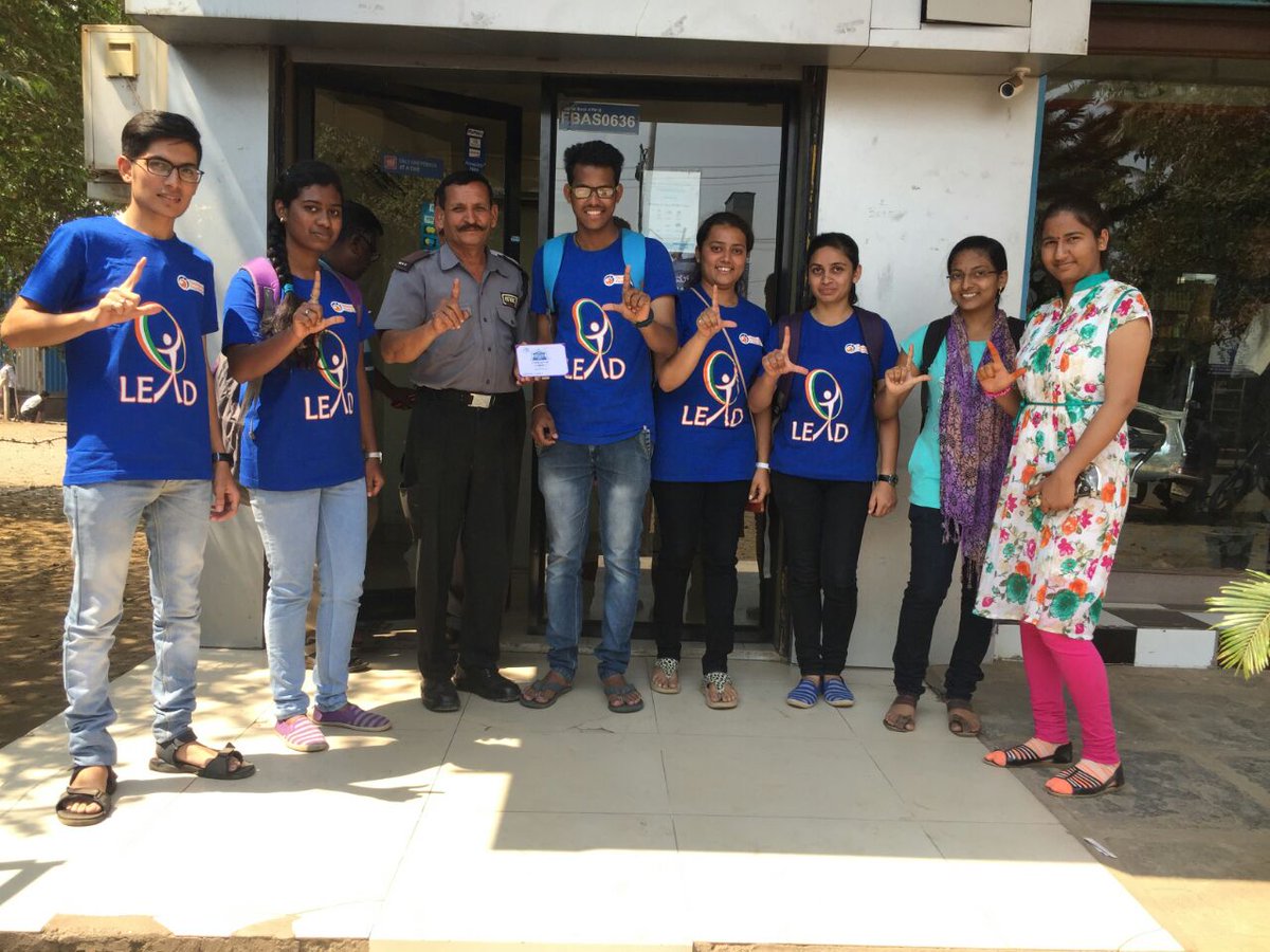 dcseLEAD's tweet photo. On the Occasion of National Security Day LEAD Prayanee Davalmalik Kittredge and his team from #Nipani took an initiative to appreciate the Security Forces, Fireman & Policemen.
#LEADKarnataka
#LEADNipani
#LEADCampus
#NationalSecurityDay https://t.co/VkPy4TwZDZ