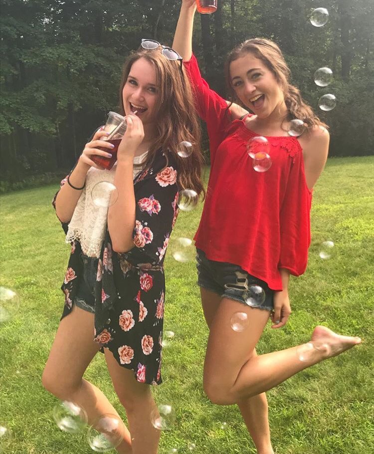 savannah_v22's tweet photo. Happy 18 my bff 💜💜🎉 I hope you treat yourself to a honey bun today you deserve it, love you so freaking much 💓💘 @sam_milller https://t.co/9eACvQ4tt2