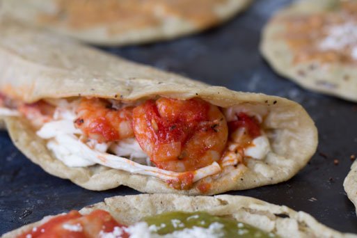 metlapilli's tweet image. ¿Cruda? Vente por unos taquitos de camarón, bañados en salsita habanera ¡también tenemos cheve!