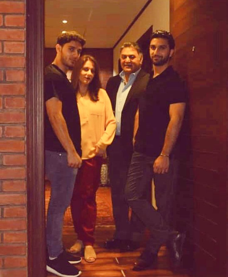 ahadrmirxoxo's tweet photo. MIRS aka sasural. 
Love Ahad’s gelled back hair look. https://t.co/Avmv5xD5S1
