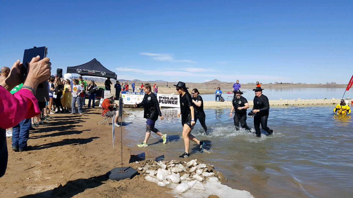 ThorntonPolice's tweet photo. TPD @SpecOlympicsCo Polar Plunge @BoulderReservoir, #FreezinForaReason
Small sacrifICE to help promote inclusion and the thrill (chill) of sports for our special athletes.Thanks #TCPAAA #OfcLivingston #OfcBarnes #CommUNITY @SpecialOlympics https://t.co/ayVLHP9iMj