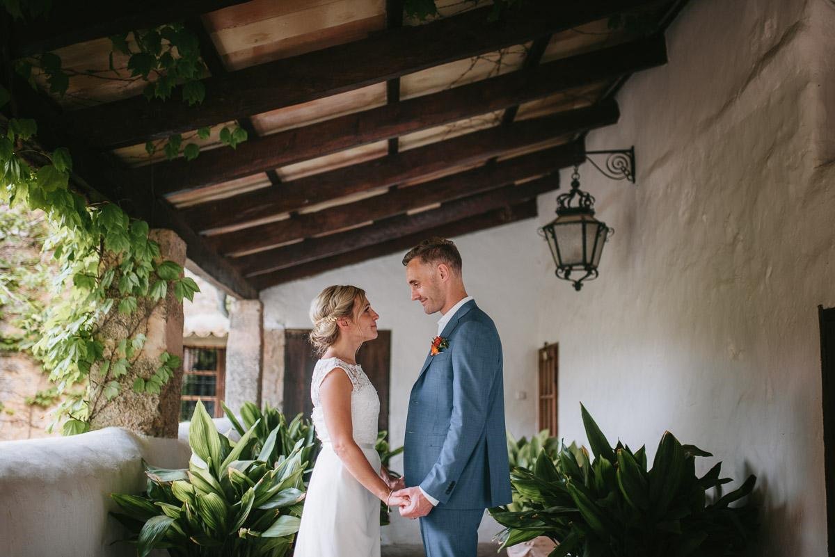 FABweddingsLAB's tweet photo. Happy moments H&amp;A 📸❤️ ... There is nothing more romantic than a rustic wedding that reflects the couple and this wedding was one for the books. #FABeventsLAB #Mallorca #Wedding #Finca #Spain https://t.co/2FzZEk6tyk
