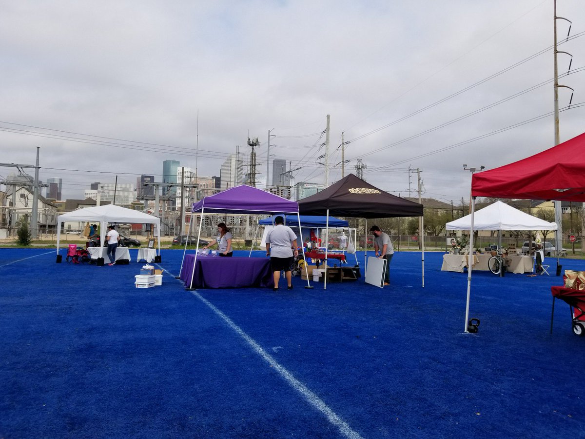 q_olivia's tweet photo. Ready for some #yoga and #shopping on this beautiful Sunday morning #SportsCreek in #Houston #BlueFieldMarket #HTX https://t.co/xGfltSppDl